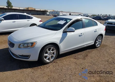 2015 Volvo S60 T5 из США, поврежденный, VIN YV140MFJ7F1343068
